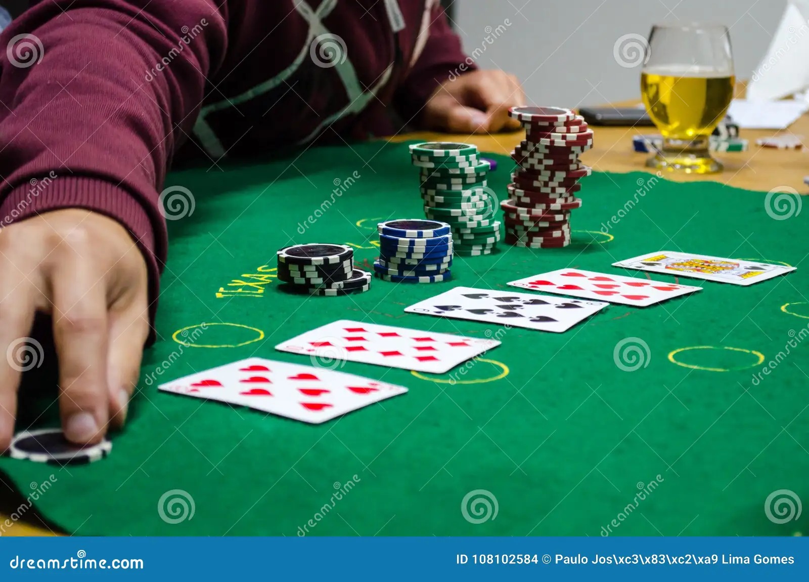 GET YOUR ACCESS TO A SUPER HIGH ROLLER'S STRATEGY FOR WINNING POKER TOURNAMENTS: poker strategy Insights & Guide 2026 - table card games illustration